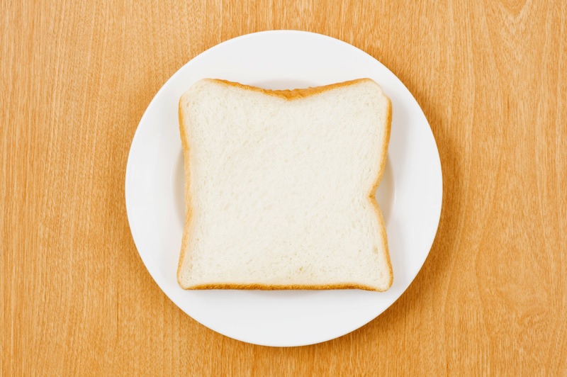 飢餓時遇上一片白麵包