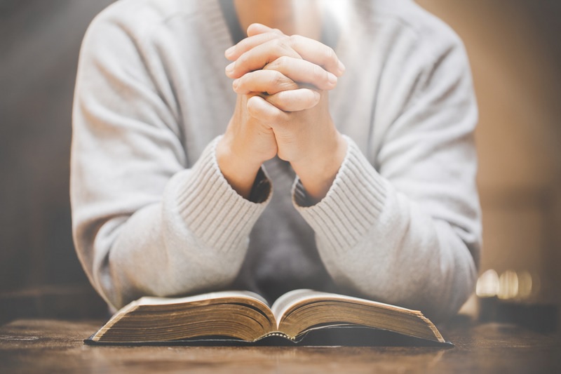 向守約施慈愛的父神求