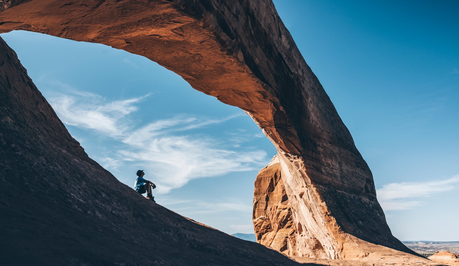 上主的名是應當稱頌的