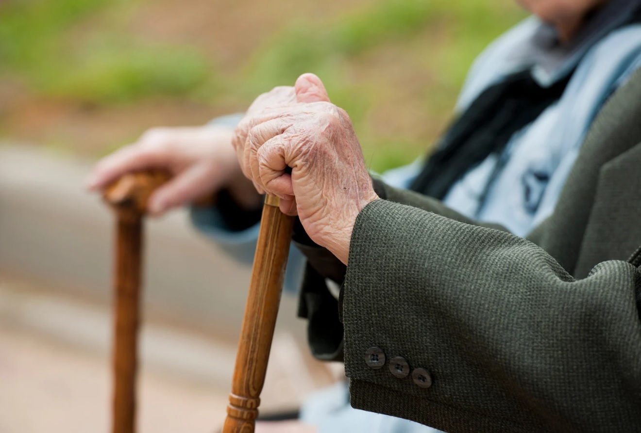 到了年老力衰時